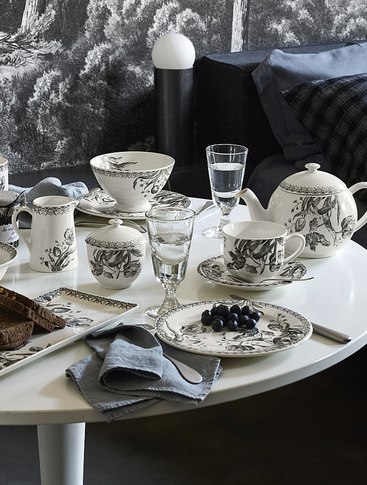 Закусочная тарелка Tulipes Noires, 22 см от Gien