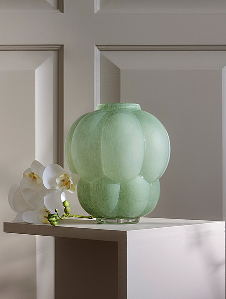 Коллекция Uva от AYTM