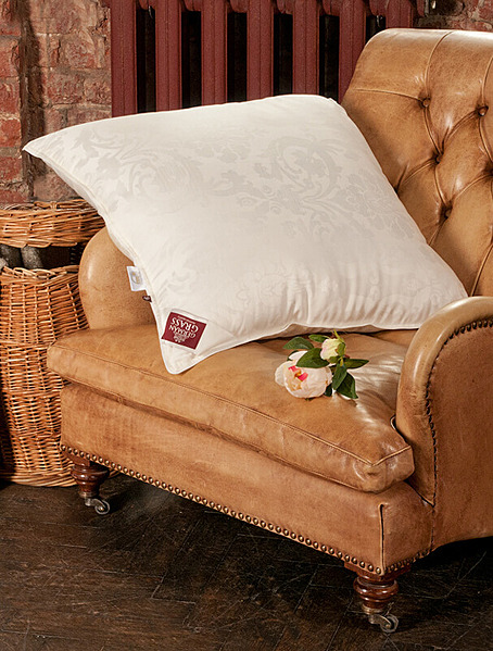 Подушка средней жесткости 70х70 см Luxury Silk Grass от German Grass
