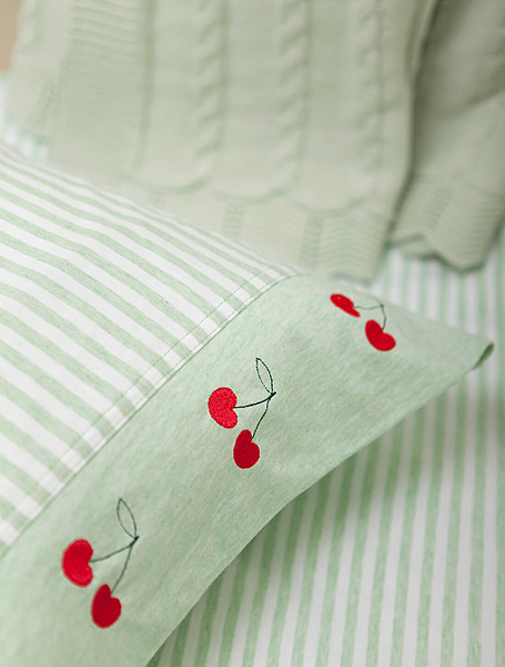 Постельное бельё Вишенки 100*140 см от Luxberry