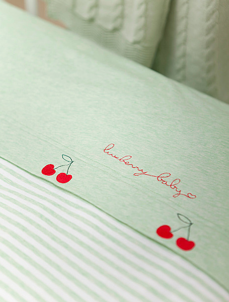 Постельное бельё Вишенки 100*140 см от Luxberry