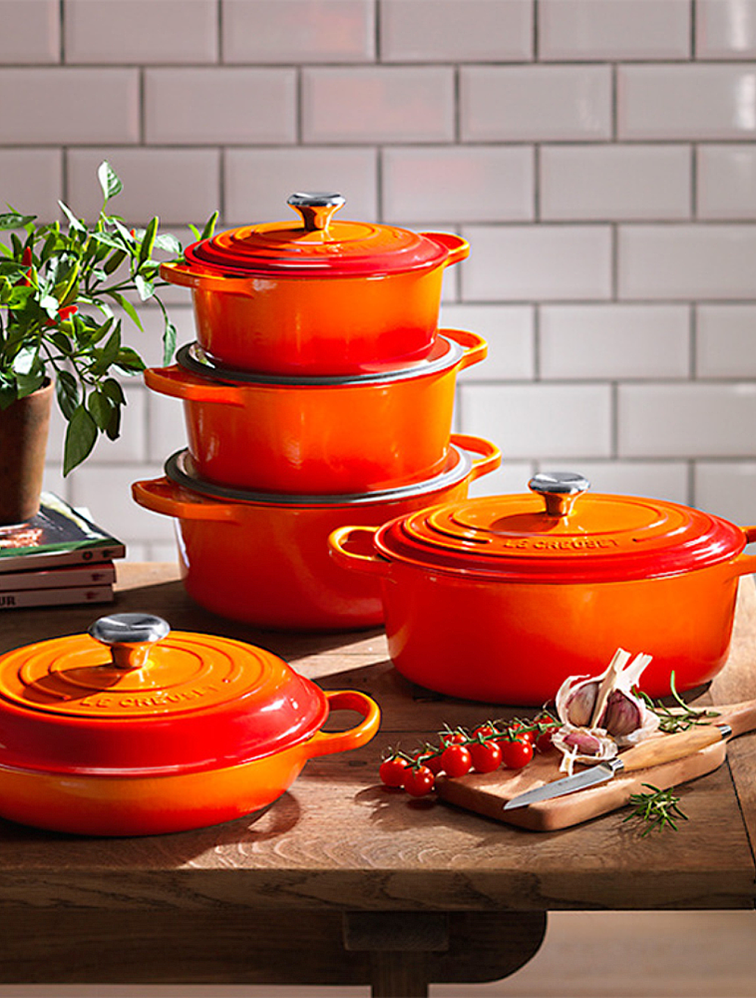 Французская чугунная посуда. Французская керамическая посуда le Creuset. Le Creuset сковорода чугунная. Сотейник le Creuset. Le Creuset кастрюля чугунная.